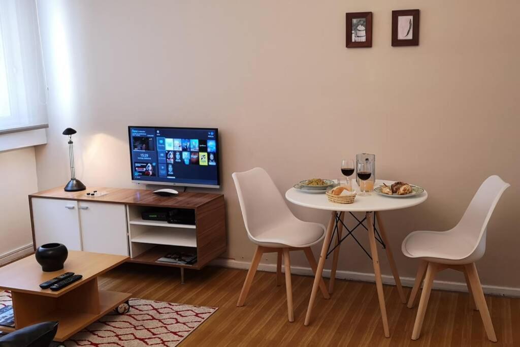 2 Ambientes En Almagro En Av Corrientes Para 2 Personas Apartment Buenos Aires Exterior photo